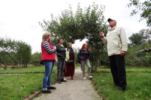 Экскурсия по парку Александрия, Сад Мур